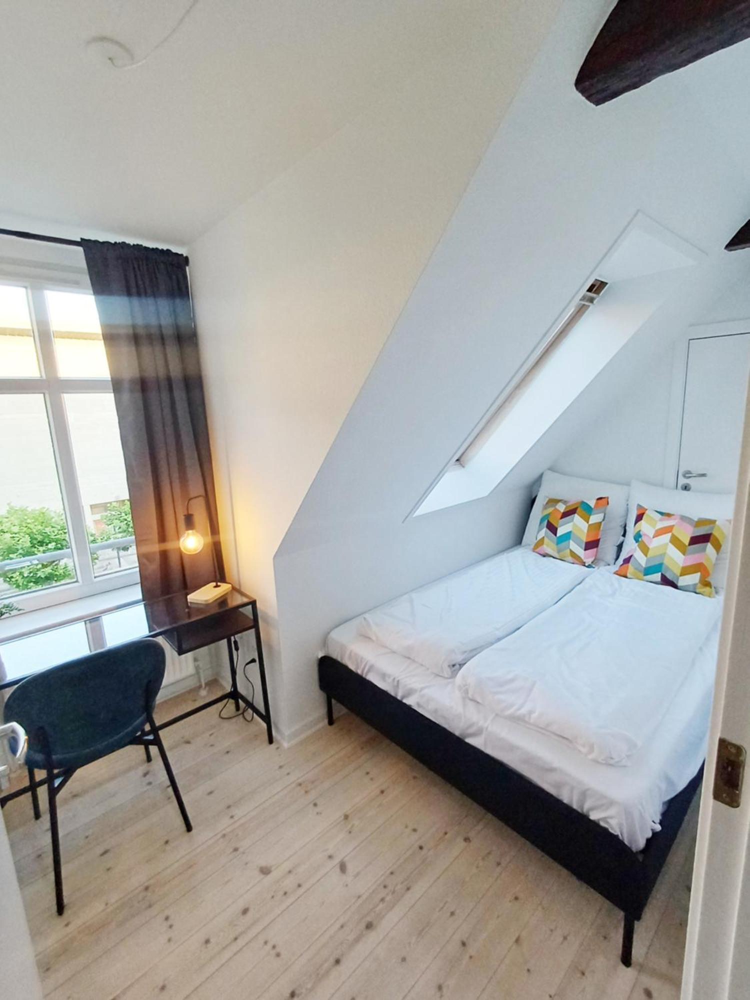 Beautiful 2 Bedroom Apartment Center Of City แรนเดอร์ส ภายนอก รูปภาพ